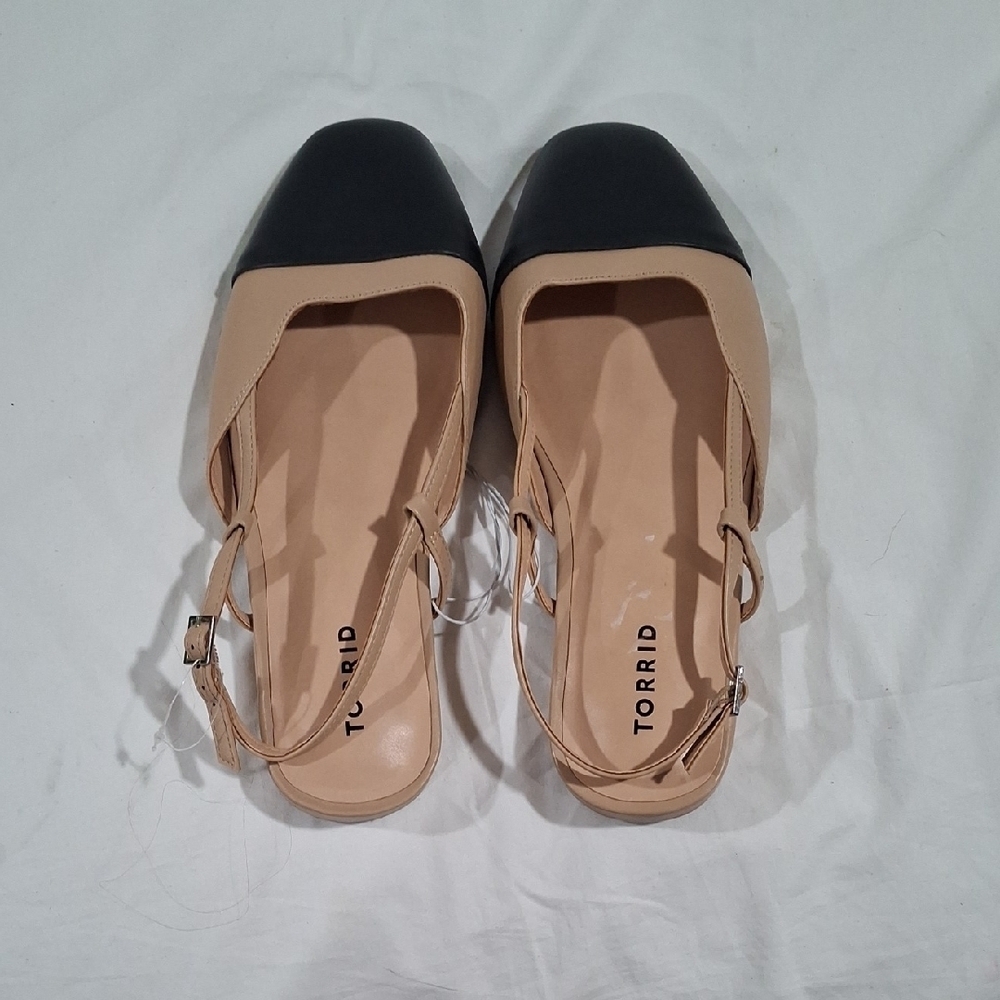 Torrid Women's Black and Cream Flats Size 9 - Picture 5 of 7